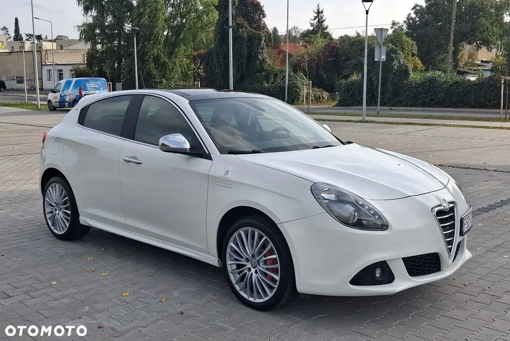 Alfa Romeo Giulietta 2011 photo 4