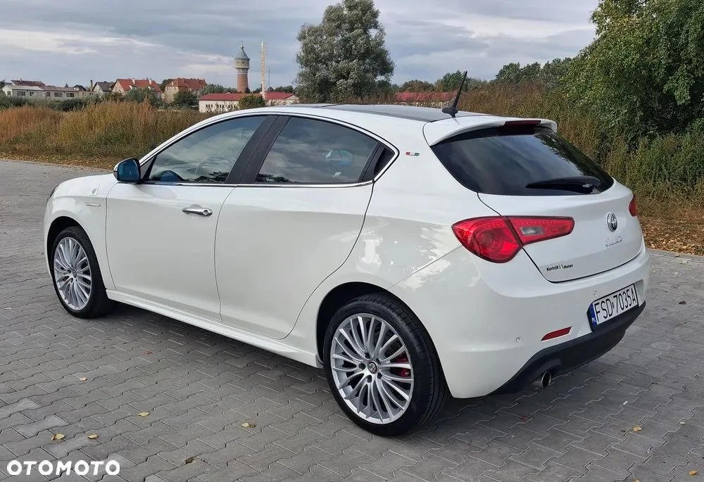 Alfa Romeo Giulietta 2011 photo 5