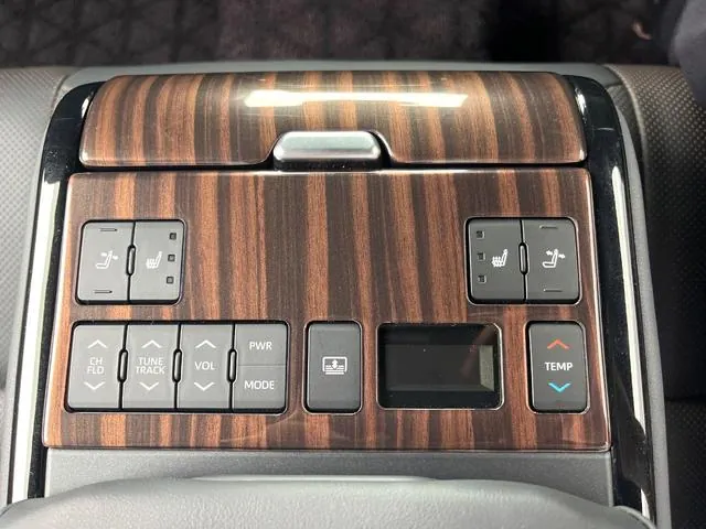 Toyota Crown Crossover 2022 photo 4