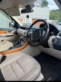 Land Rover Range Rover Sport 2011 photo 5