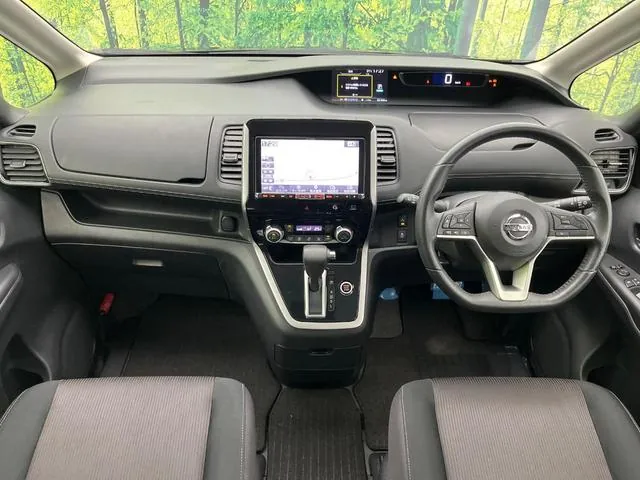 Nissan Serenade 2017 photo 3