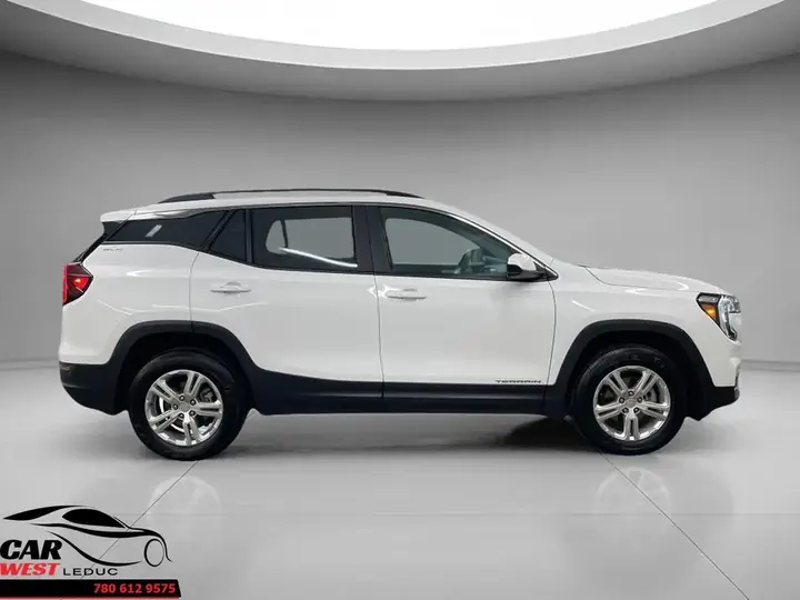 GMC Terrain 2024 photo 2
