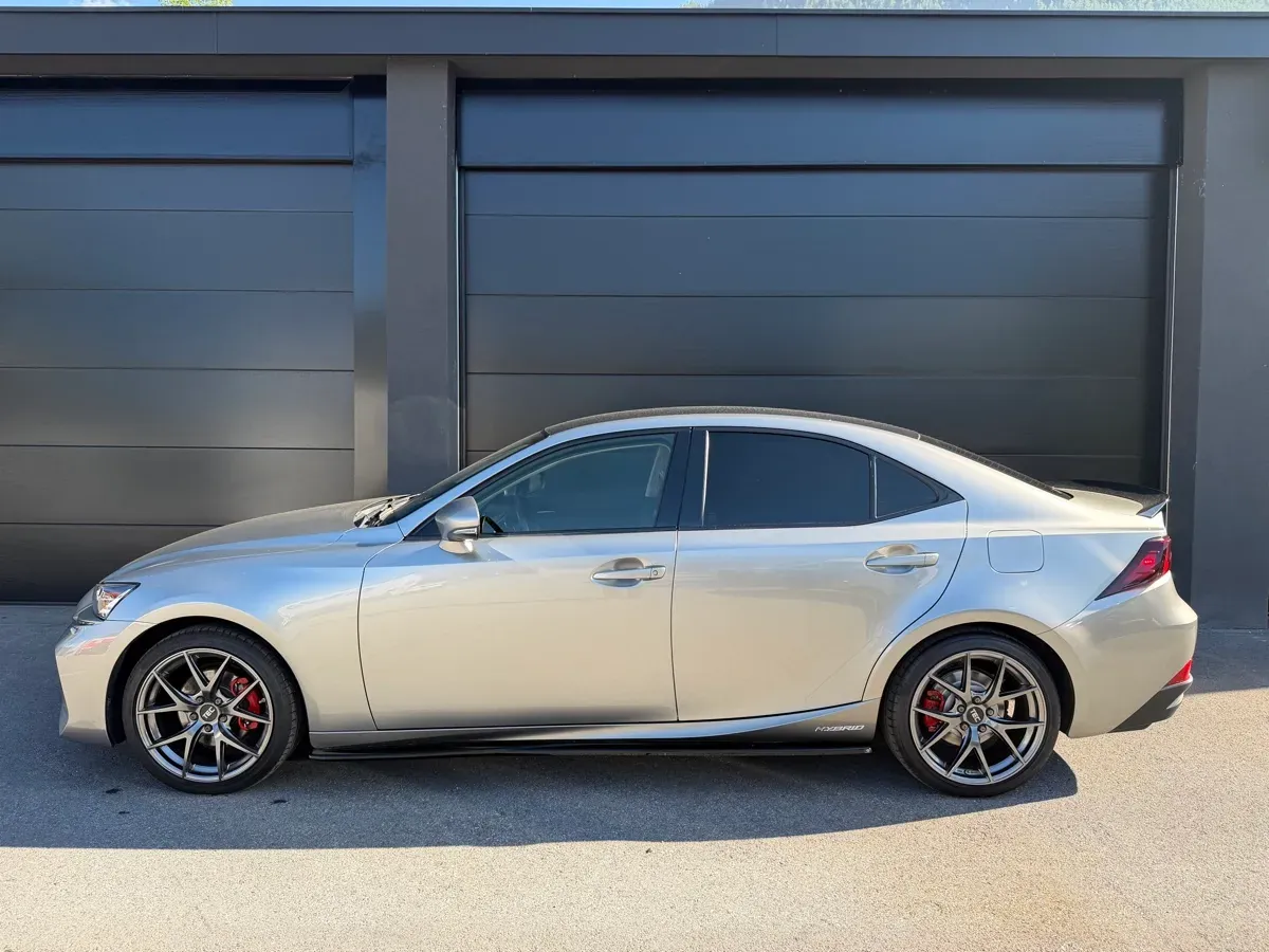 Lexus Is 2019 photo 2