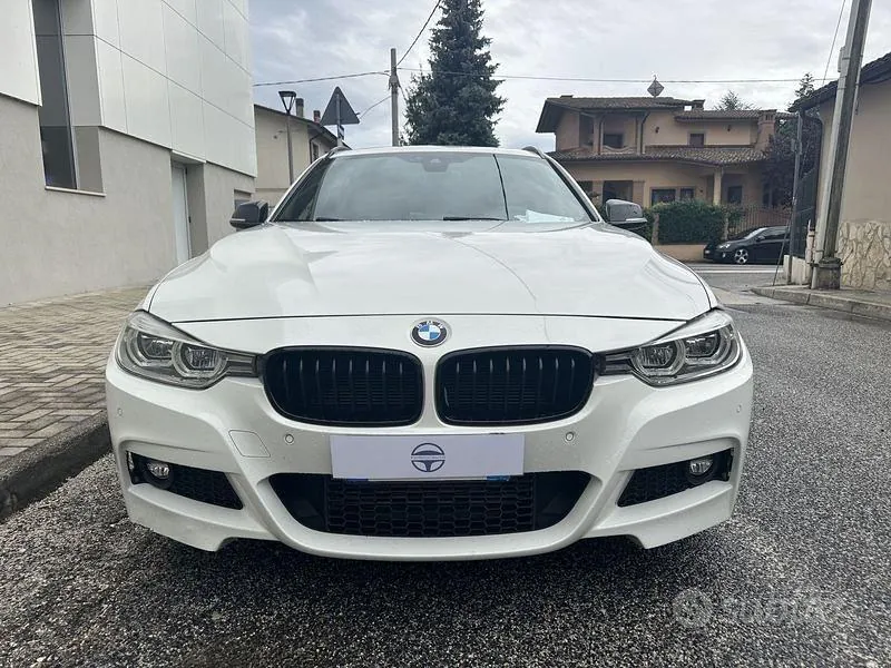 BMW 3 Series 2018 photo 2