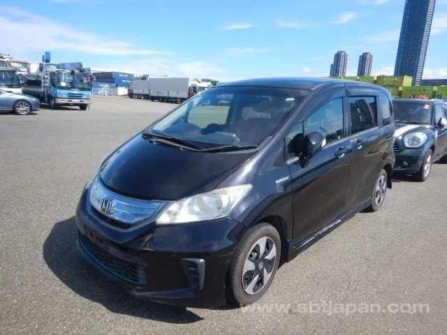 Honda Freed 2012 photo 2