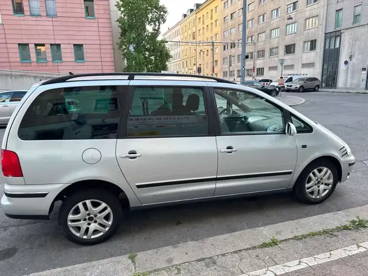 Volkswagen Sharan 2007 photo 2