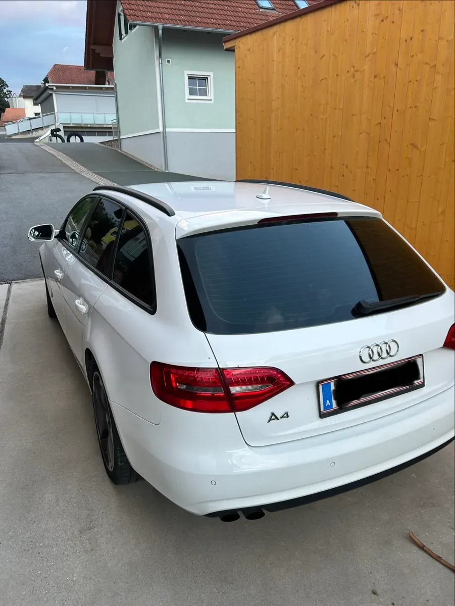 Audi A4 2013 photo 2