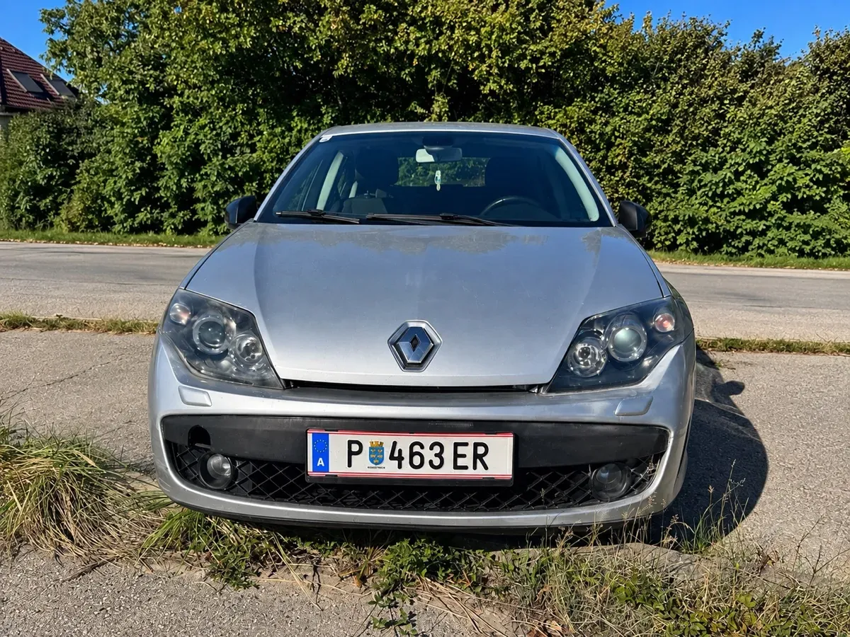 Renault Laguna 2010 photo 3