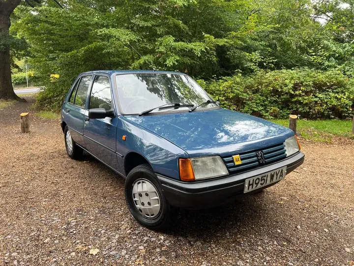 Peugeot 205