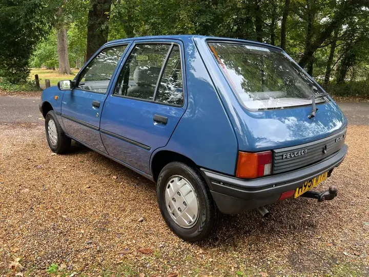 Peugeot 205 1991 photo 4
