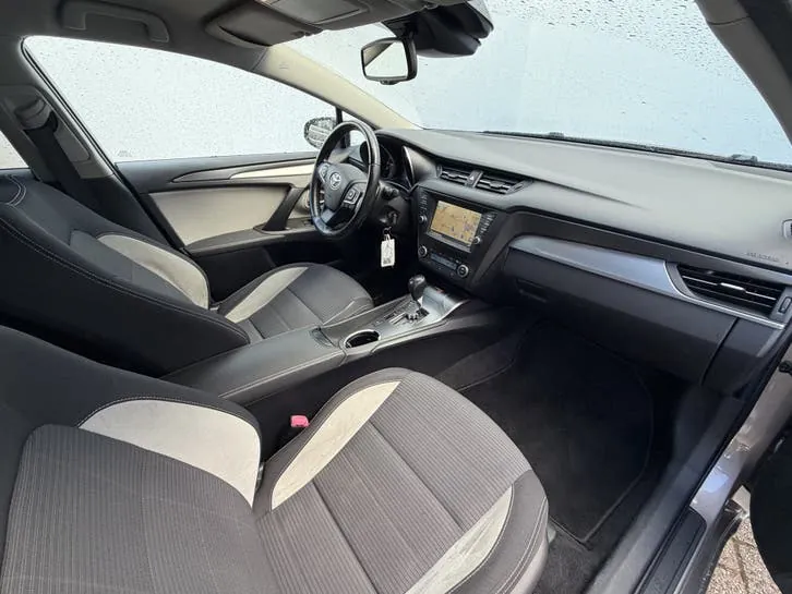 Toyota Avensis 2016 photo 3