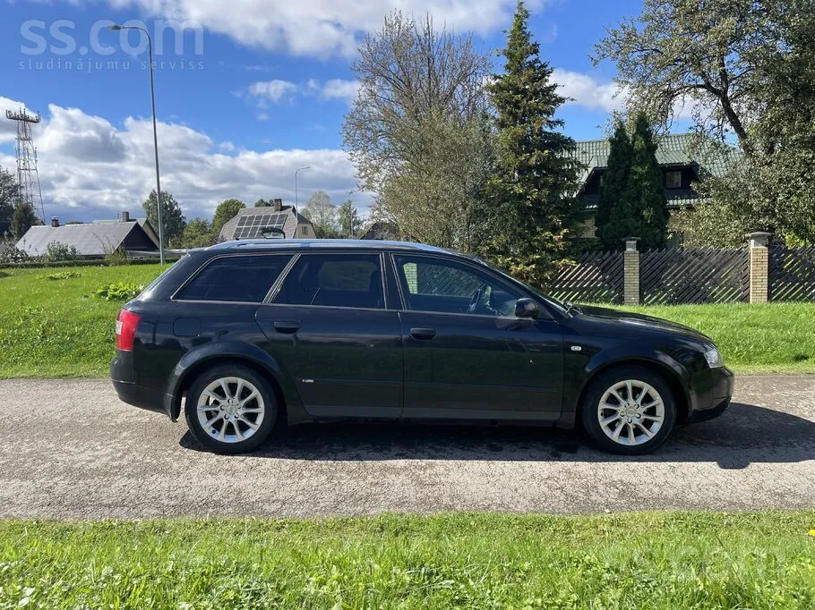 Audi A4 2004 photo 2