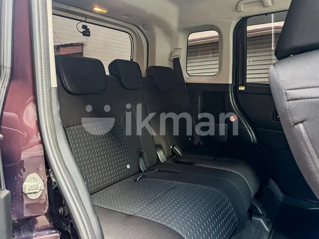 Toyota Roomy 2023 photo 4