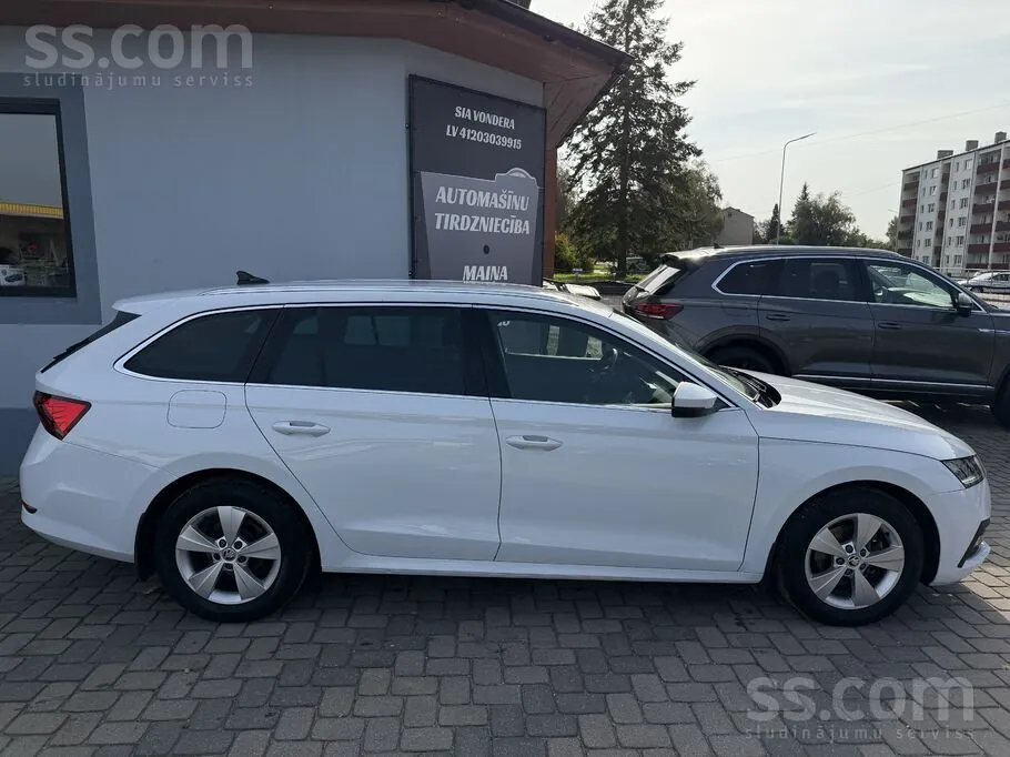 Skoda Octavia 2023 photo 2