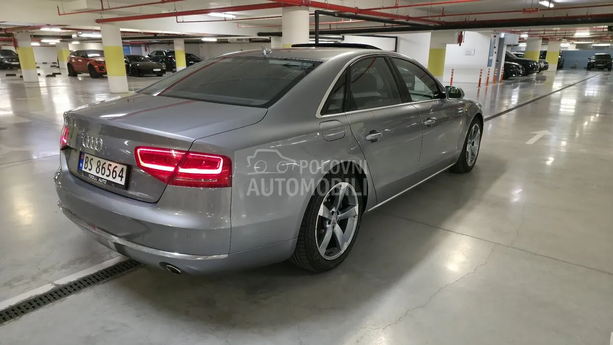 Audi A8 2011 photo 5