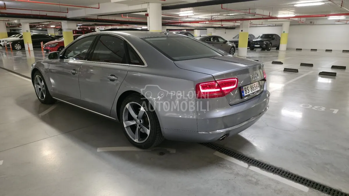 Audi A8 2011 photo 3