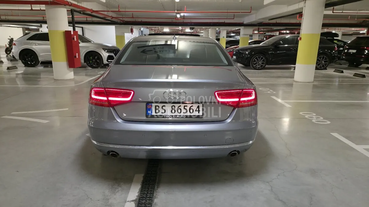 Audi A8 2011 photo 4