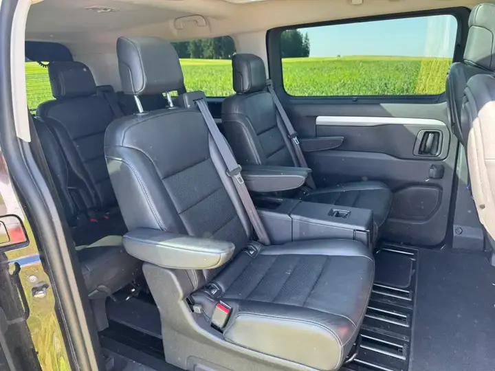 Peugeot Traveller 2021 photo 3