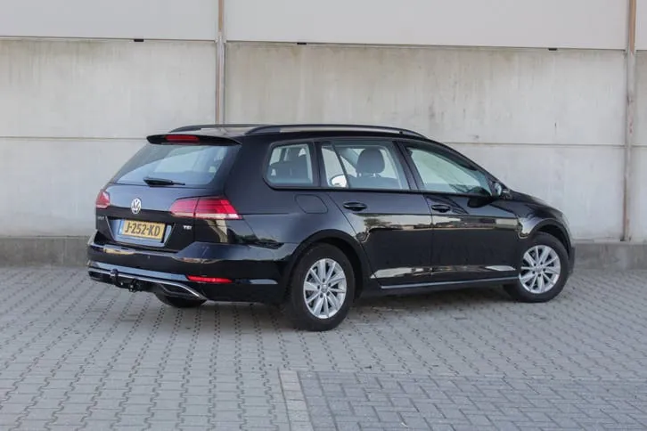 Volkswagen Golf Variant 2017 photo 2