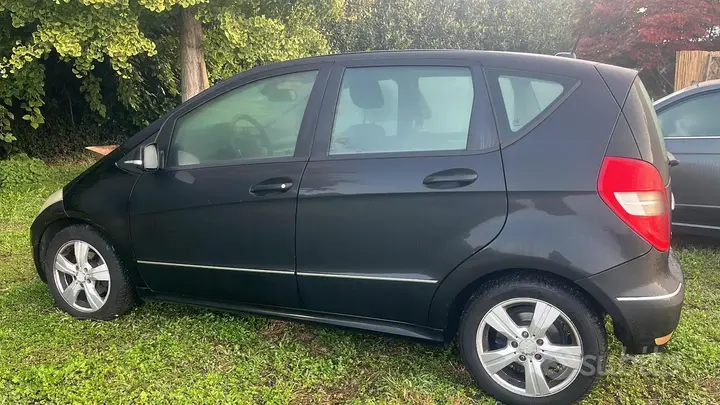 Mercedes-Benz A 2011 photo 3