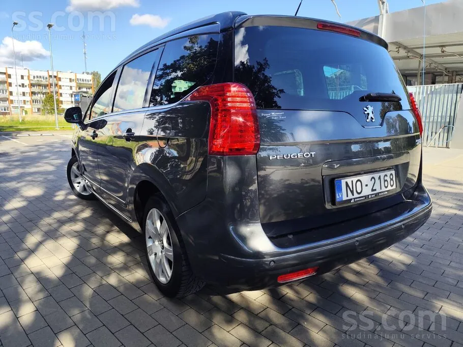 Peugeot 5008 2011 photo 5