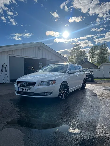 Volvo V70 2014 photo 2