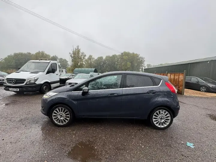 Ford Fiesta 2015 photo 5