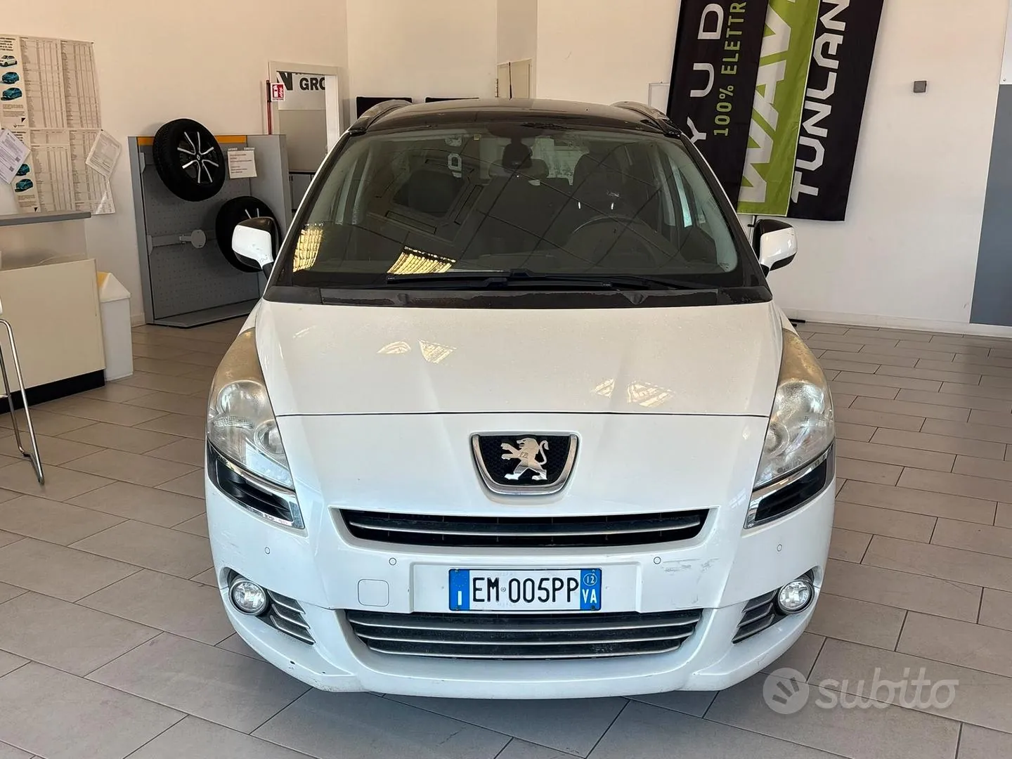 Peugeot 5008 2012 photo 2