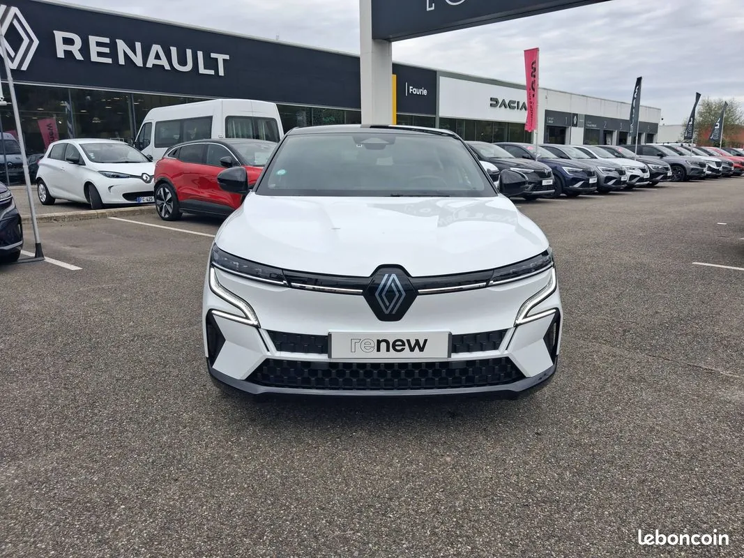 Renault Megane 2023 photo 2