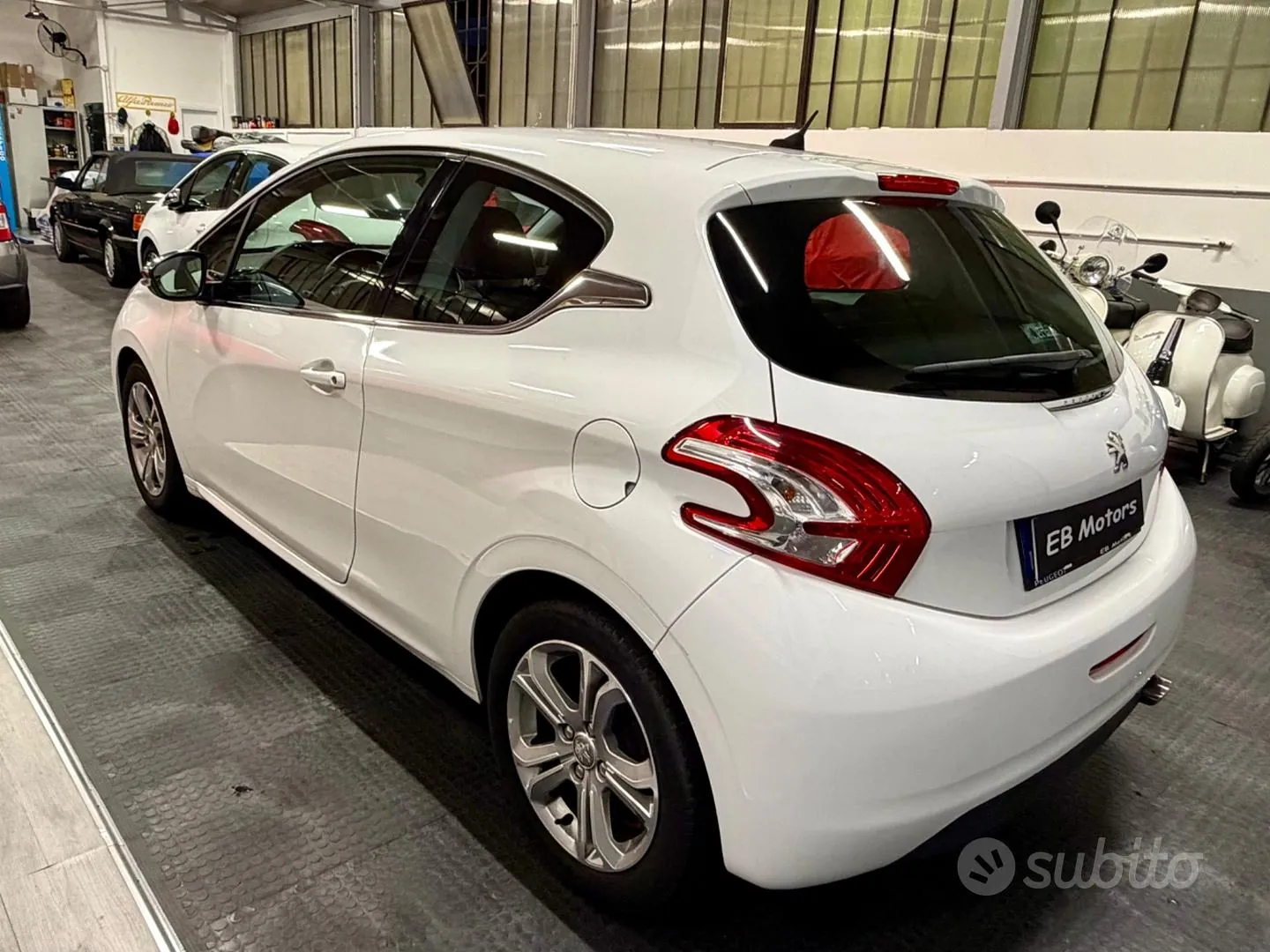 Peugeot 208 2013 photo 4