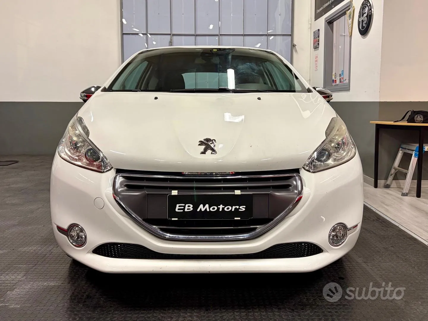 Peugeot 208 2013 photo 2