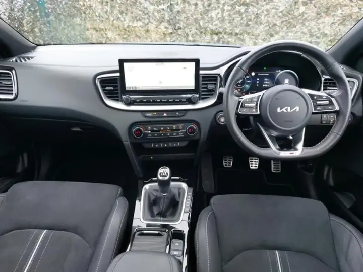 Kia Xceed 2023 photo 3