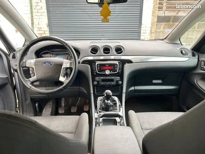 Ford Grand C-Max 2012 photo 3