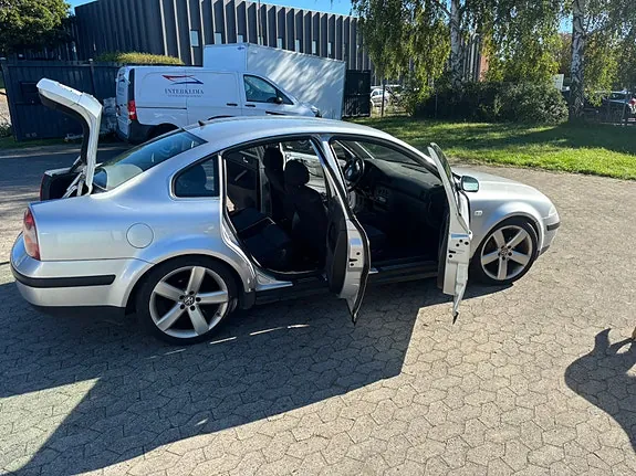 Volkswagen Passat 2002 photo 3