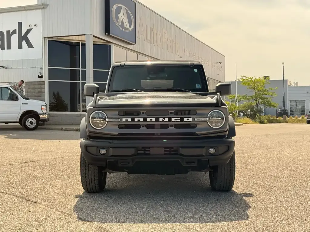 Ford Bronco 2021 photo 2