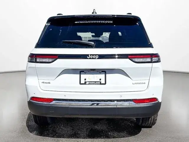 Jeep Grand Cherokee 2026 photo 3