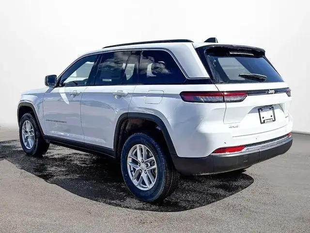 Jeep Grand Cherokee 2026 photo 2