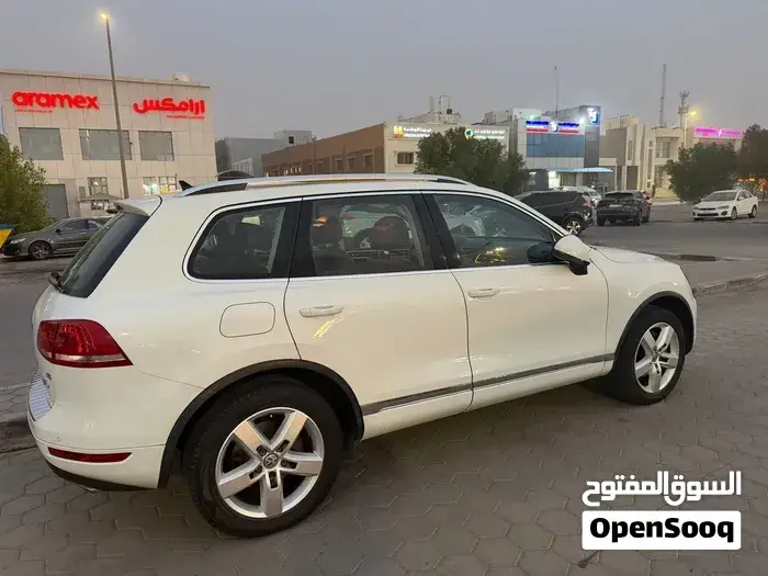 Volkswagen Touareg 2015 photo 2
