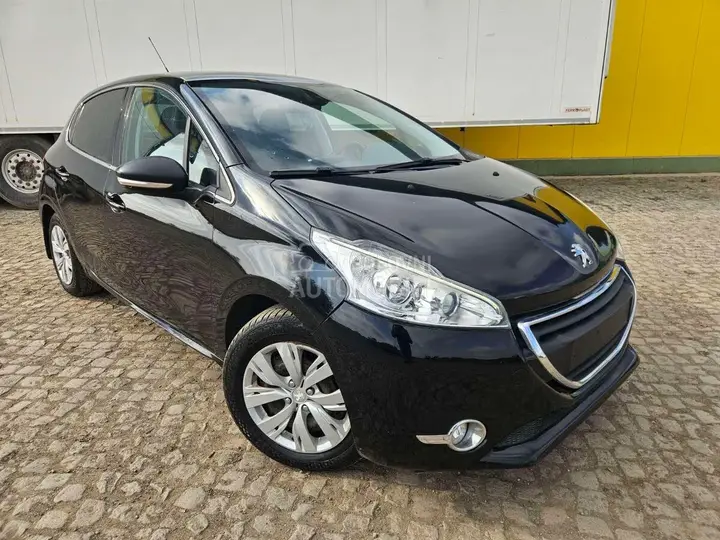 Peugeot 208 2015 photo 4