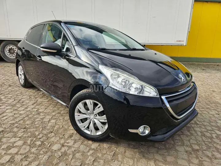 Peugeot 208 2015 photo 2