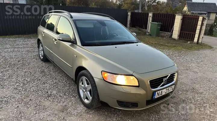 Volvo V50 2009 photo 4