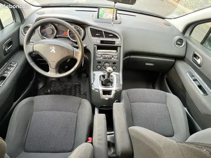 Peugeot 5008 2014 photo 4