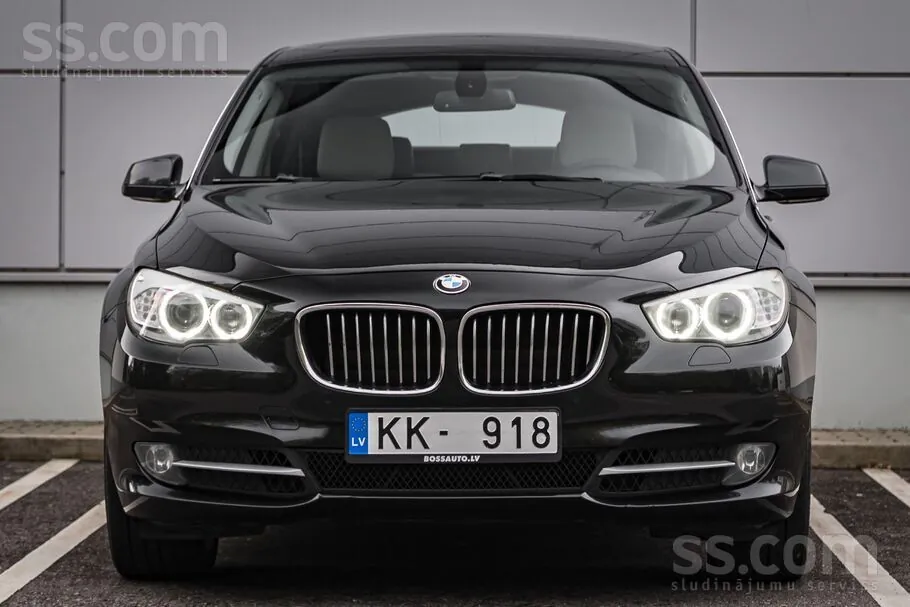 BMW 530D 2012 photo 2