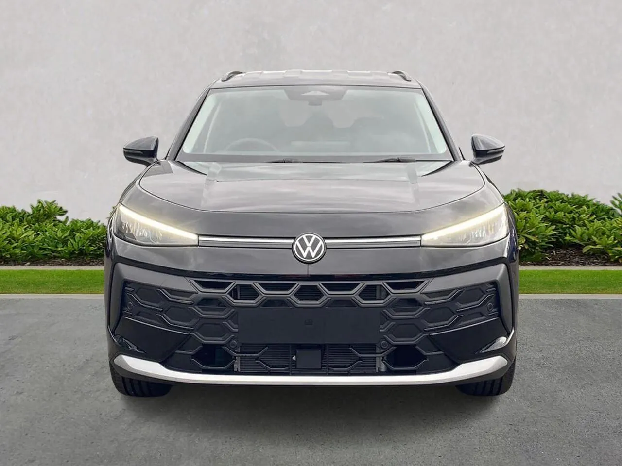 Volkswagen T-Roc photo 2