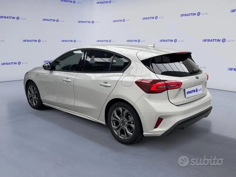 Ford Focus 2025 photo 3