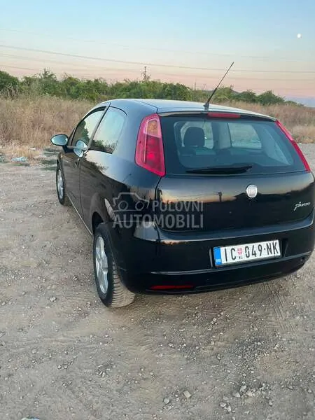 Fiat Grande Punto 2009 photo 4