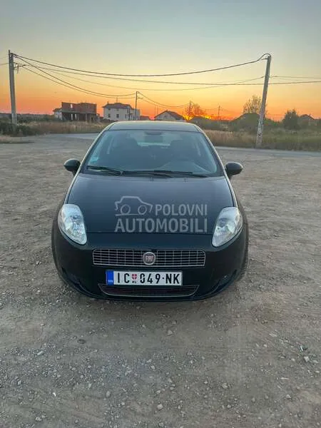 Fiat Grande Punto 2009 photo 3