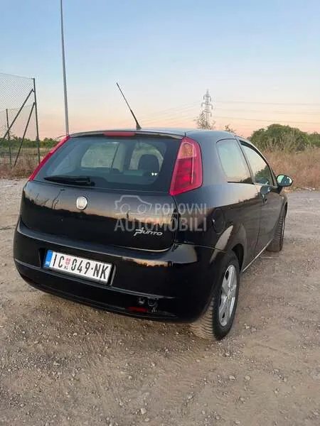 Fiat Grande Punto 2009 photo 5