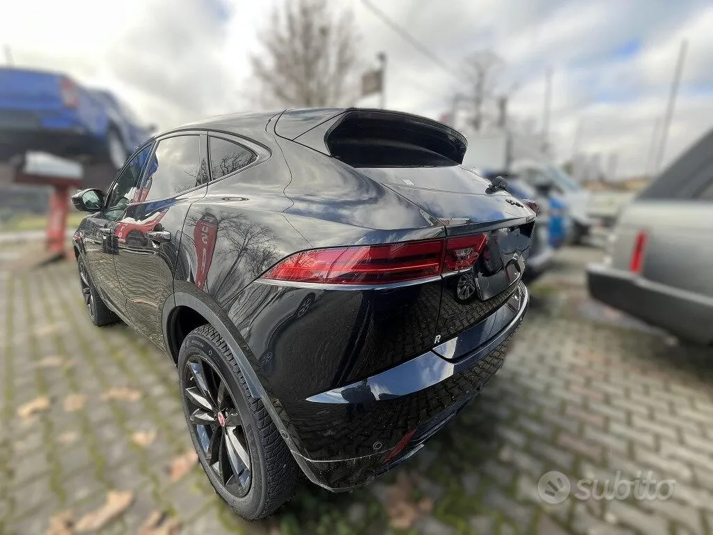 Jaguar E-Pace 2021 photo 2