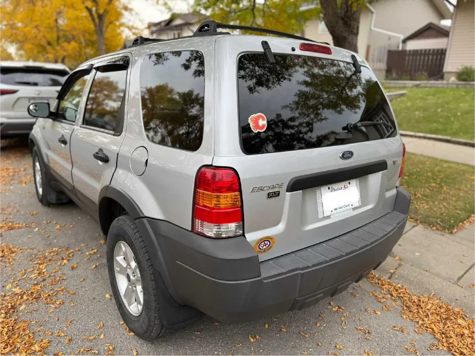 Ford Escape 2005 photo 2